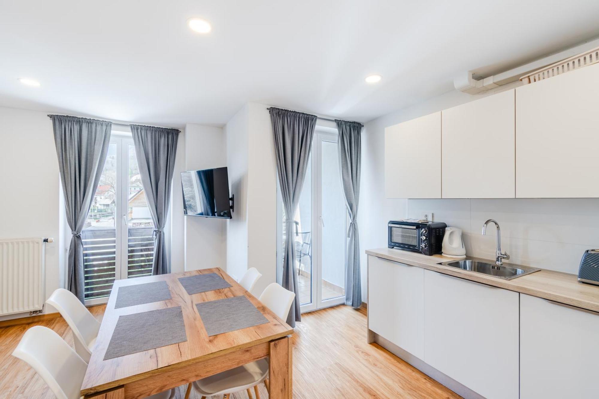 Apartments Skok With Rafting And Free Parking Bovec Pokoj fotografie