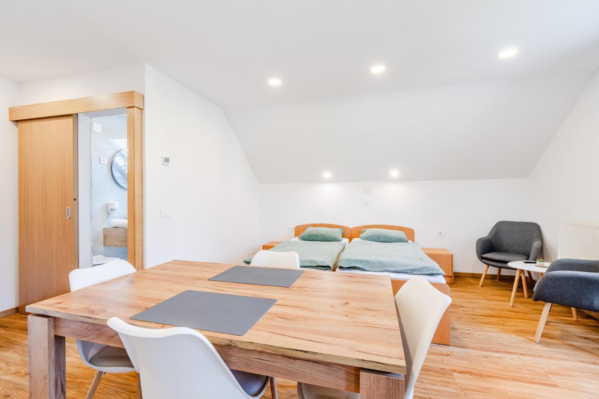 Apartments Skok With Rafting And Free Parking Bovec Pokoj fotografie