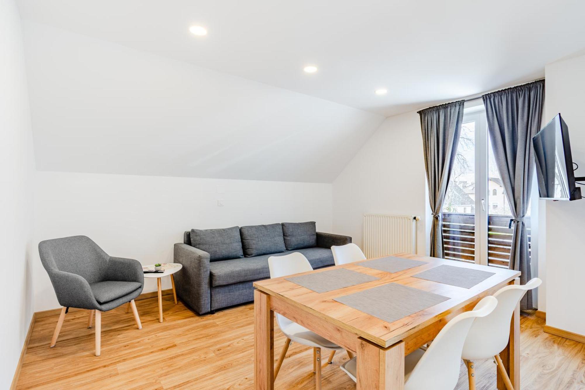 Apartments Skok With Rafting And Free Parking Bovec Pokoj fotografie
